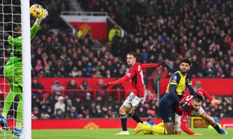 Man Utd thảm bại 3 bàn không gỡ trước Bournemouth
