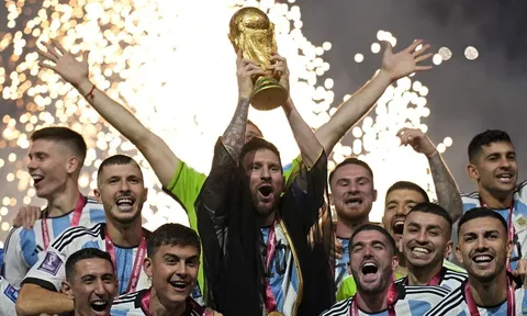 'Messi đừng mong được tung hô khi trở lại PSG'