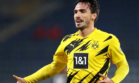 Mats Hummels tiết lộ về tương lai ở Dortmund