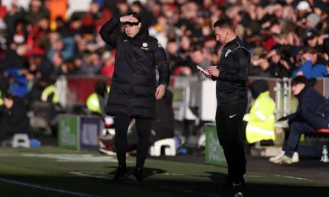 Pochettino bị CĐV Chelsea la ó suốt 90 phút