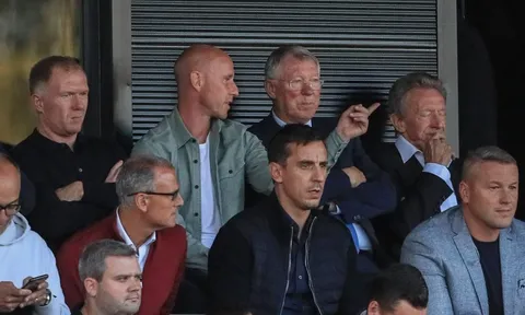 Nicky Butt thay Gary Neville làm giám đốc điều hành