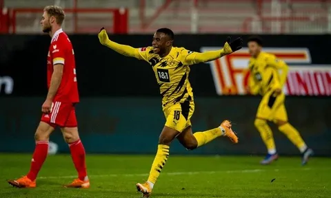 Viên ngọc đen khiến Liverpool bấn loạn