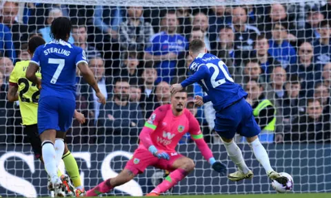 Palmer lập cú đúp trong ngày Chelsea chia điểm tệ hại