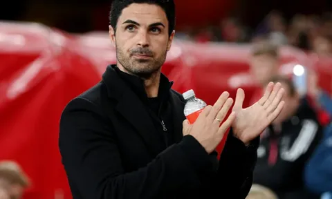 "Arsenal rất quan tâm đến Mudryk"