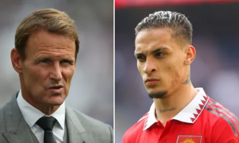 Sheringham: Antony cần học hỏi Ronaldo