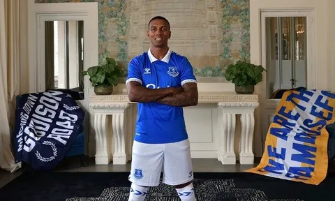 Ashley Young: 'Cây trường sinh' đáng trân trọng của Premier League
