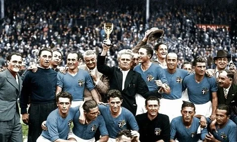 Những đội tuyển hai lần liên tiếp vào chung kết World Cup