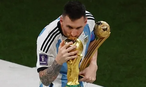 "Mọi người chỉ khóc và ôm Messi thật chặt"