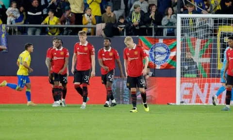 "Van de Beek chỉ còn 5-6 tháng để cứu sự nghiệp ở M.U"