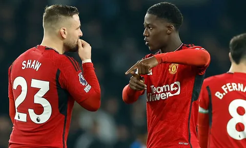M.U thua Newcastle, đã biết 2 cầu thủ coi như rời Old Trafford