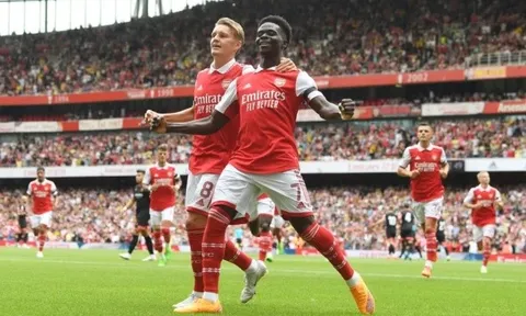 Saka tiết lộ cầu thủ hay hô hào tại Arsenal