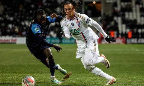 Lyon bết bát, Chelsea gọi trở lại báu vật