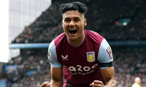 Agbolahor khuyên Arsenal mua sao Aston Villa