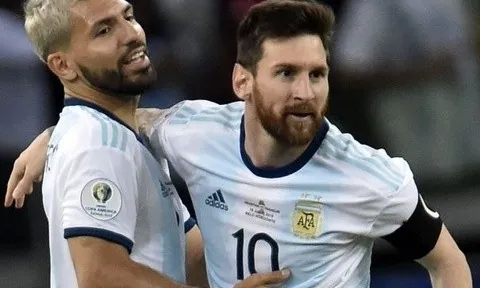 Aguero đáp trả nhà vô địch quyền anh Mexico