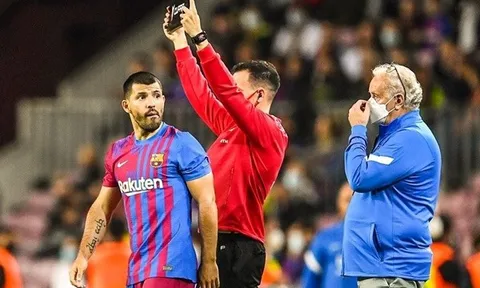 Aguero ra mắt Barca từ ghế dự bị