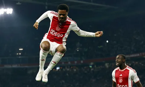 Ajax hồi sinh mạnh mẽ, một bước nhảy vọt