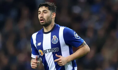 Fabrizio Romano: Premier League là bến đỗ lý tưởng cho tiền vệ 70 triệu
