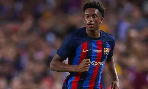 Laporta tiết lộ tương lai của hai sao Barcelona