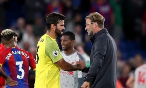 Alisson tiết lộ điều Klopp đã làm trong phòng thay đồ Liverpool