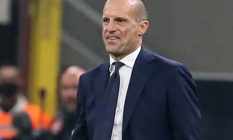 Allegri lý giải việc để Chiesa và De Ligt trên ghế dự bị
