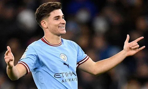 Chờ Man City sa cơ, Barca đón sao mai thế chỗ Lewandowski