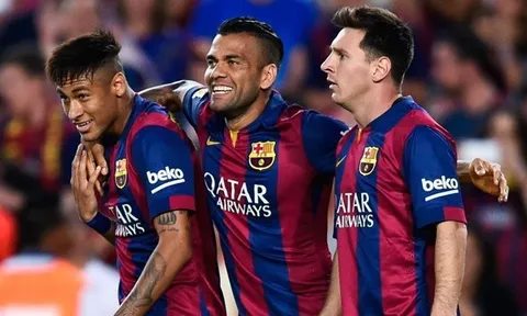 Alves nói về việc Messi, Neymar rời Barca