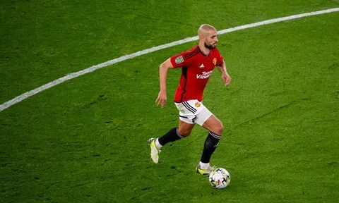 Amrabat thất vọng với M.U