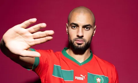 Amrabat có phải lời giải cho hàng tiền vệ Man United?