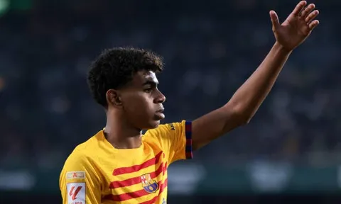 11 lần thắng tranh chấp, 5 pha rê bóng, "báu vật" Barca lại tỏa sáng