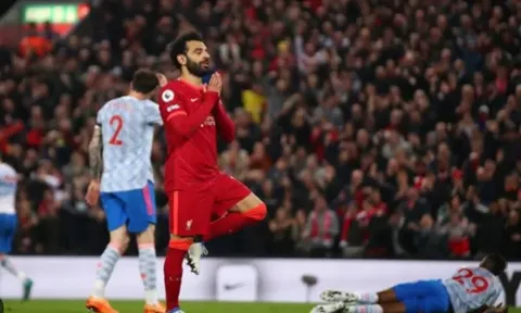Anfield sẽ chấm dứt giấc mơ ‘ăn 4’ của Man United?