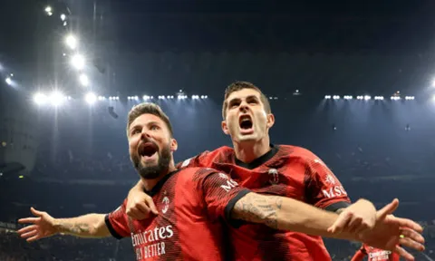 Giroud bùng nổ, Milan ngược dòng ấn tượng trước PSG