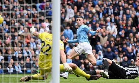 Foden lập siêu phẩm, Man City phả hơi nóng vào gáy Arsenal