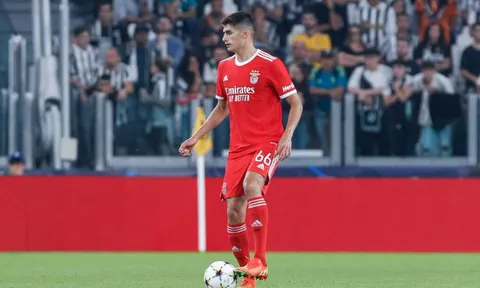 Thay Maguire, Man Utd chiêu mộ đá tảng tuổi 19