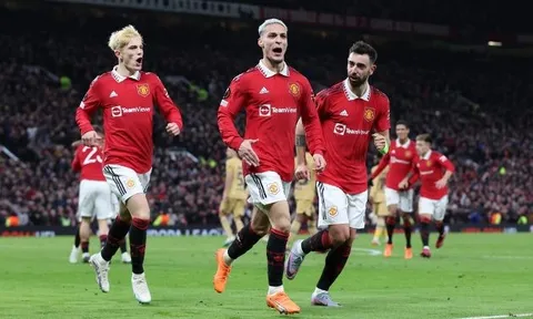 Antony được Man United vinh danh