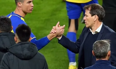 Áp lực ngàn cân dành cho thầy cũ CR7