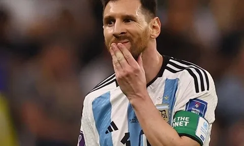 Roy Keane: 'Argentina đá như đội hạng Nhất Anh'