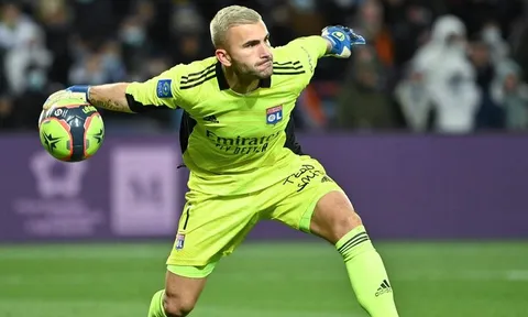 Anthony Lopes gồng mình gánh Lyon khỏi nguy cơ rớt hạng