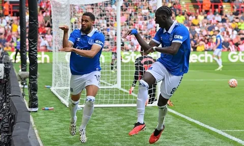 Cựu sao Spurs sẽ tiếp tục ở lại Everton