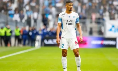 Arsenal cần phải thay đổi suy nghĩ về Saliba trước khi quá muộn