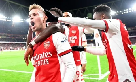 Arsenal, Chelsea là hình mẫu Liverpool cần học tập