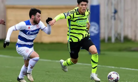 Arsenal để thua 0-4 trước đội bóng đến từ Championship