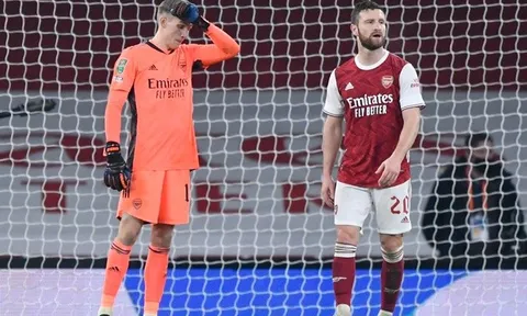 Mắc sai lầm tai hại, 'tội đồ' Arsenal hành động gây sốc sau trận