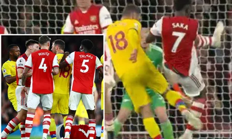 Cận cảnh pha triệt hạ khiến sao Arsenal dính chấn thương