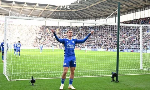 Arsenal muốn có Dewsbury-Hall, HLV Leicester phá vỡ im lặng