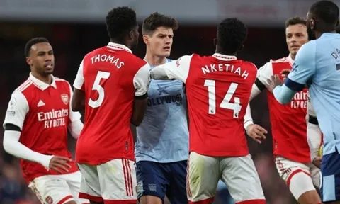 Arsenal nhận ra 'cái gai' sau trận hòa tức tưởi