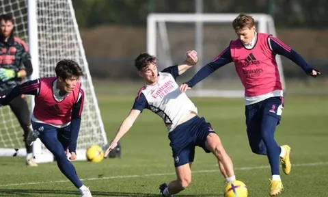 Arsenal quyết liệt trên sân tập; Thái độ của Jorginho và Trossard