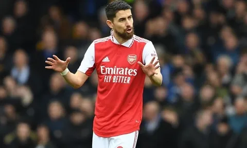 Vừa đến Arsenal, Jorginho đã nhận 2 sự chế giễu