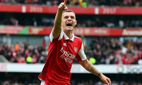 Arsenal thưởng lớn cho Xhaka