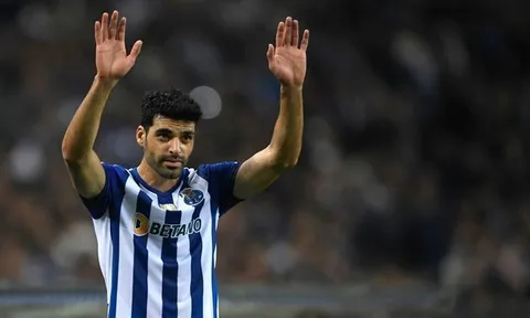 Arsenal tranh mua tiền đạo mục tiêu của Man United