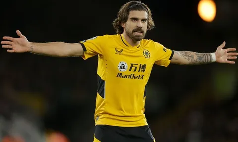 Tân binh hoàn hảo trong tháng 1 từng tỏ thái độ gay gắt với Arsenal
